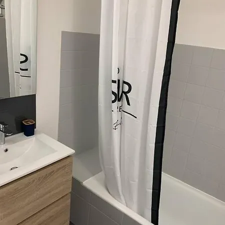 Entierement Renove Avec Parking Gratuit Saint-Nazaire (Loire-Atlantique)